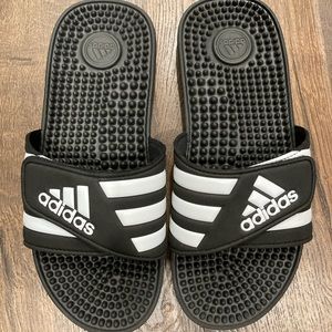 Boys Size 6 Adidas Adissage Slides